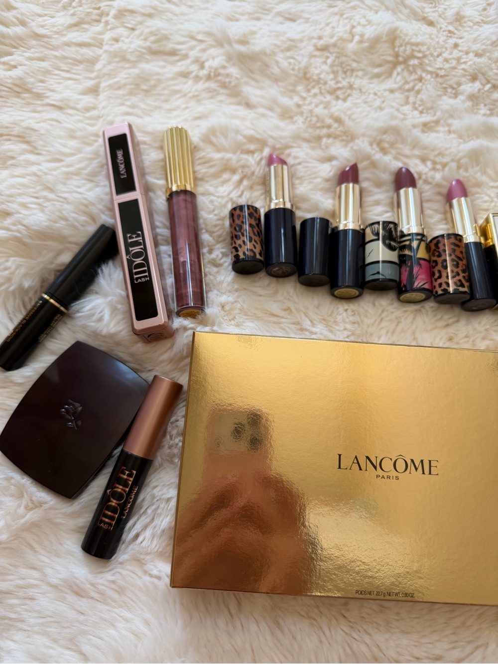 Lancôme Lipstick Collection in Red and Pink Shades with Gold Packaging - Picture 2 of 5